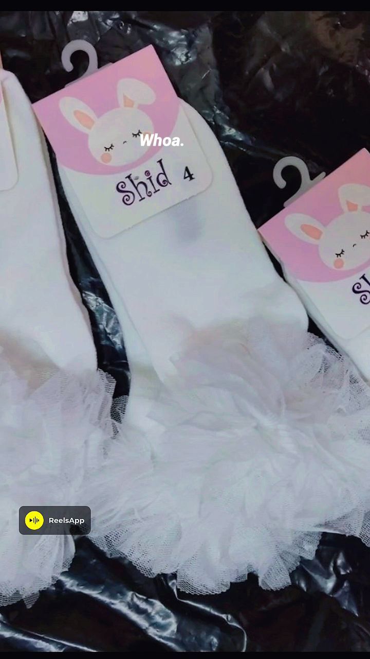 چقدر جالب! جوراب‌های دخترانه که با لب تور مجلسی ترکیب